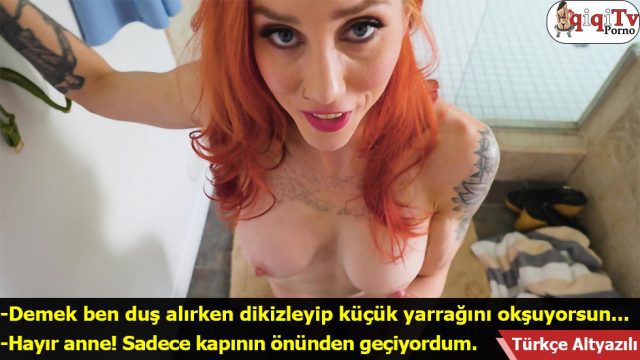 Annemin duşta amcığını okşarken yakalanıyorum